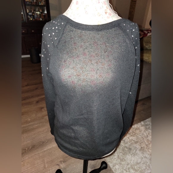 Pink Victoria Secret Elegant Black Women's Top SIZE MEDIUM - Picture 1 of 7